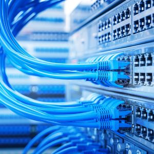 求人で高収入が目指せる電気設備工事をお任せしております